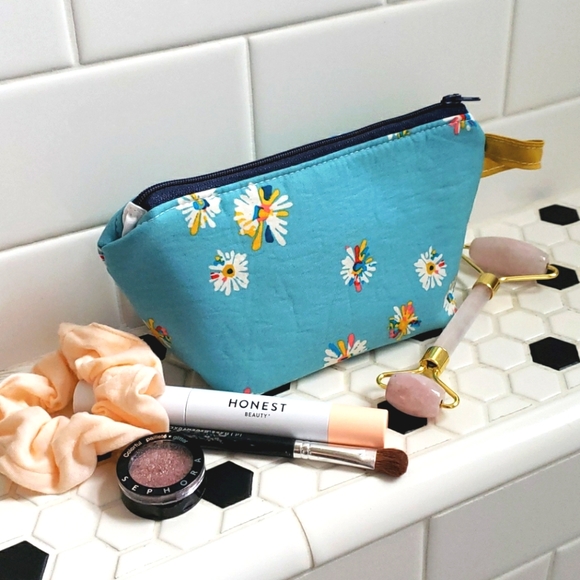 handmade Handbags - 🧵🌼 Handmade Retro Style Floral Pouch